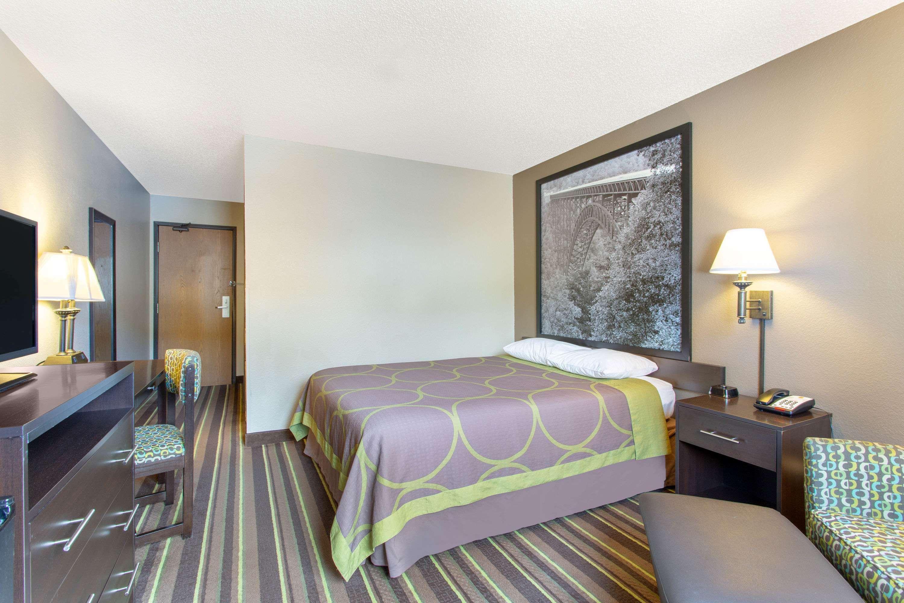 Super 8 By Wyndham Weston Wv Hotel Bagian luar foto