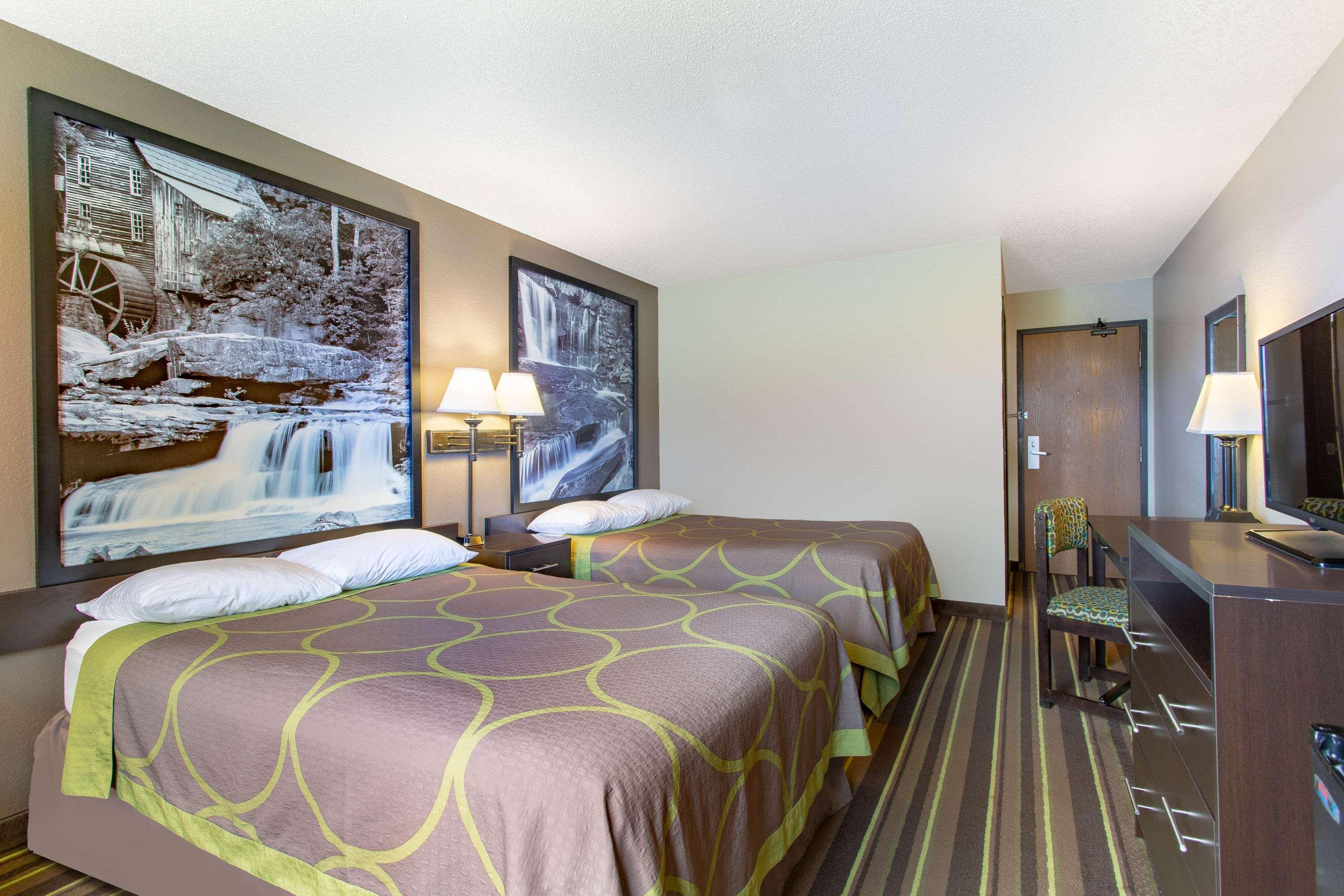Super 8 By Wyndham Weston Wv Hotel Bagian luar foto