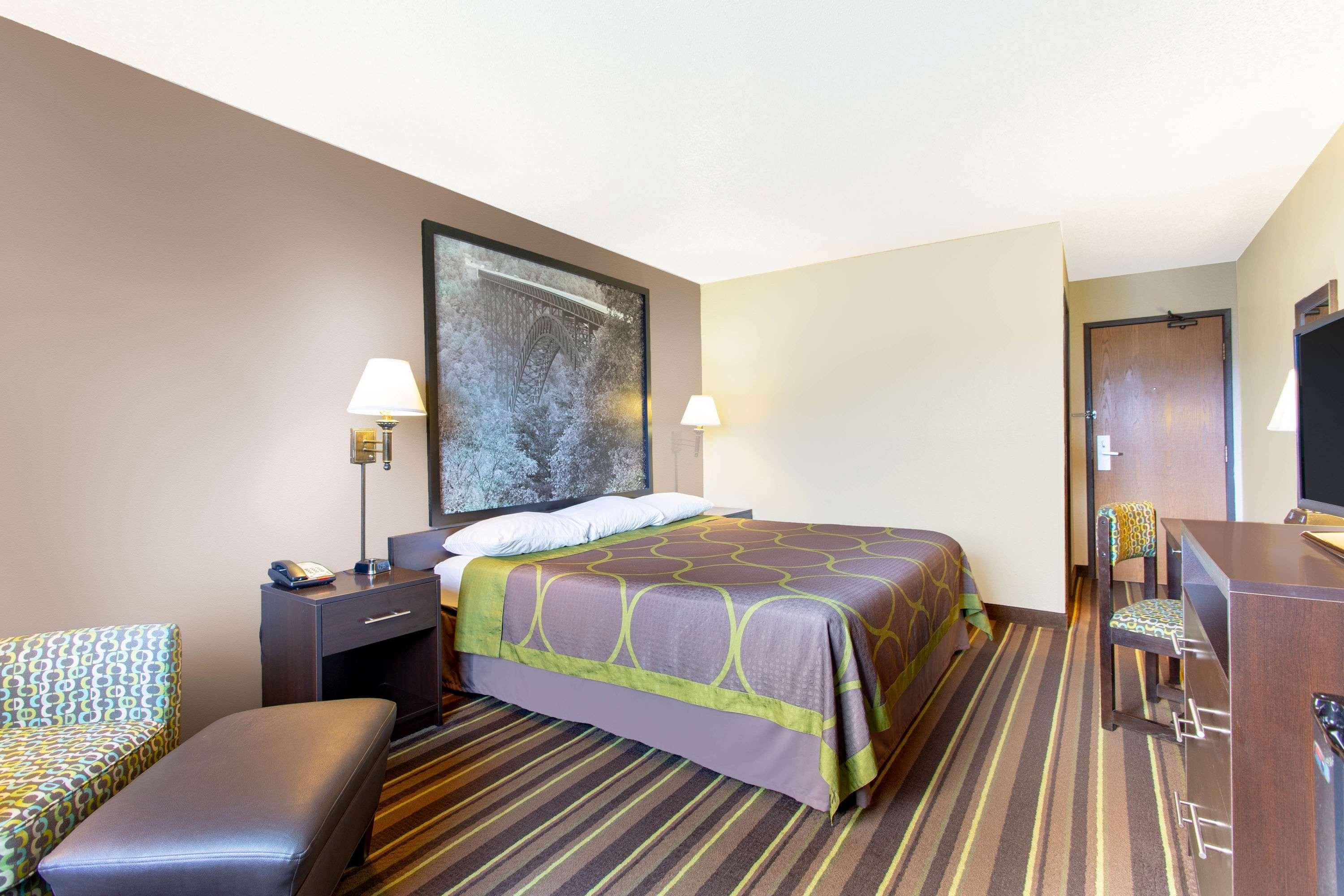 Super 8 By Wyndham Weston Wv Hotel Bagian luar foto